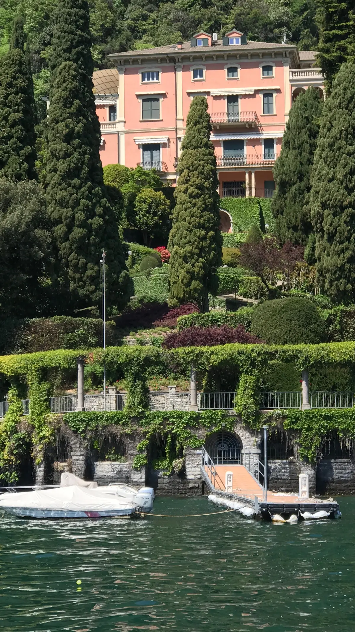 Villa frente al lago